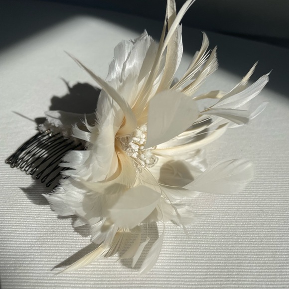 Ivory Feather Floral Hair Clip main image 3
